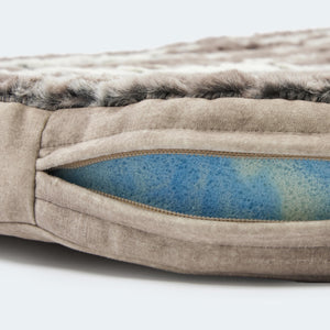 Orthopedic dog bed in lynx look